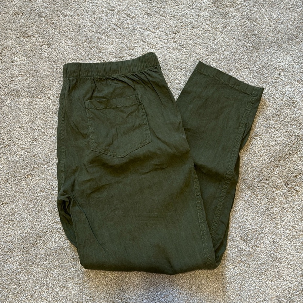 Lou & Grey size medium olive colored pants